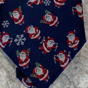 Christmas Tie with Tiny Santa’s